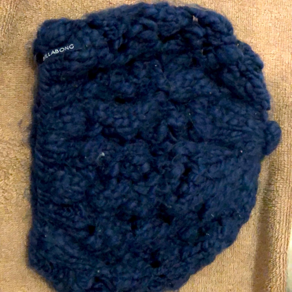 Billabong crochet beanie